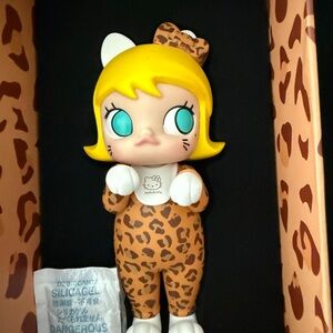 RARE!!! 2018 Hello Molly Leopard Print doll in Tan and Brown. So Beautiful!!!
